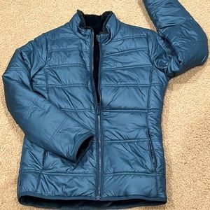 Athleta fuzzy reversible girls XL jacket, blue